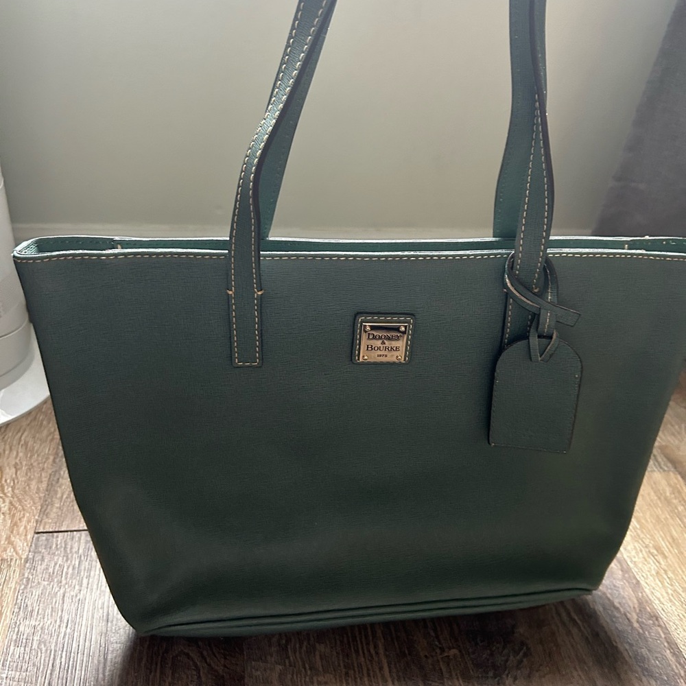 Dooney & Bourke Tote